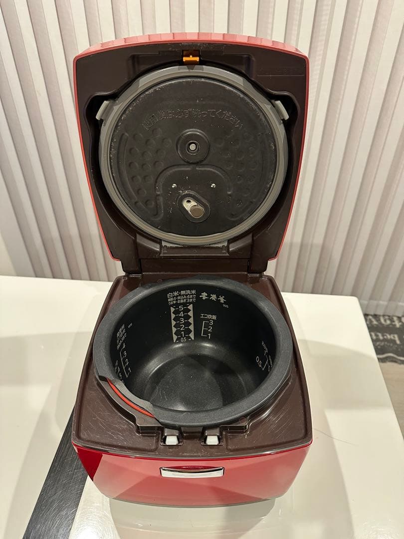 炊飯器 本炭釜　釜に割れ有り