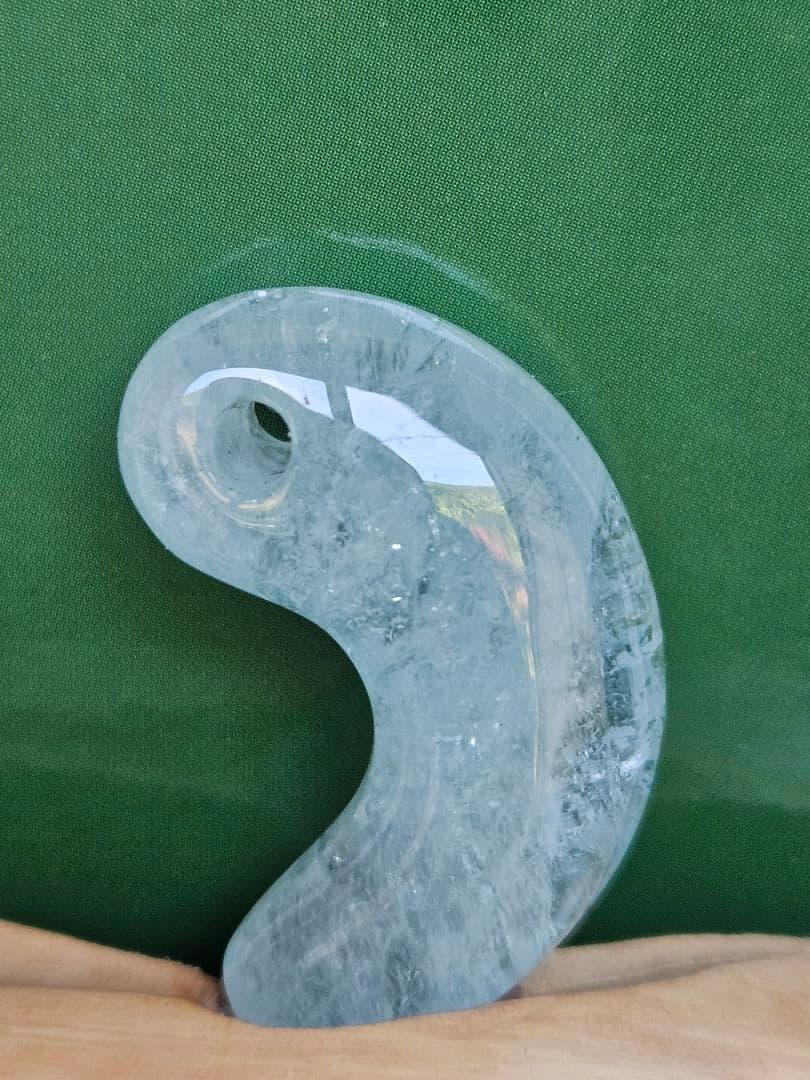 美品　アクアマリン勾玉　　　☆9,000円☆