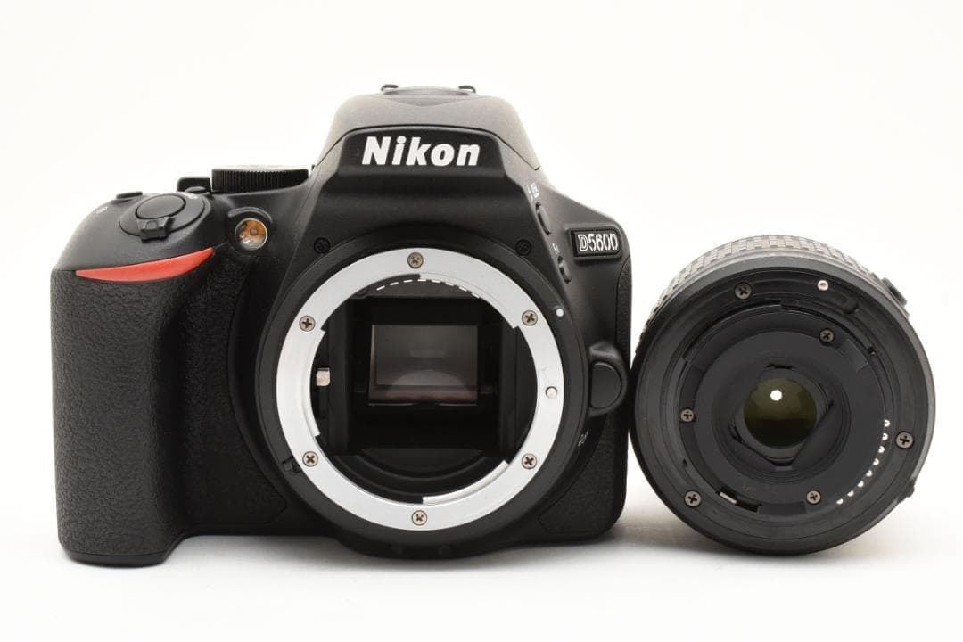 Nikon D5600✨レンズセット✨簡単タッチ操作✨スマホ転送✨一眼レフカメラ