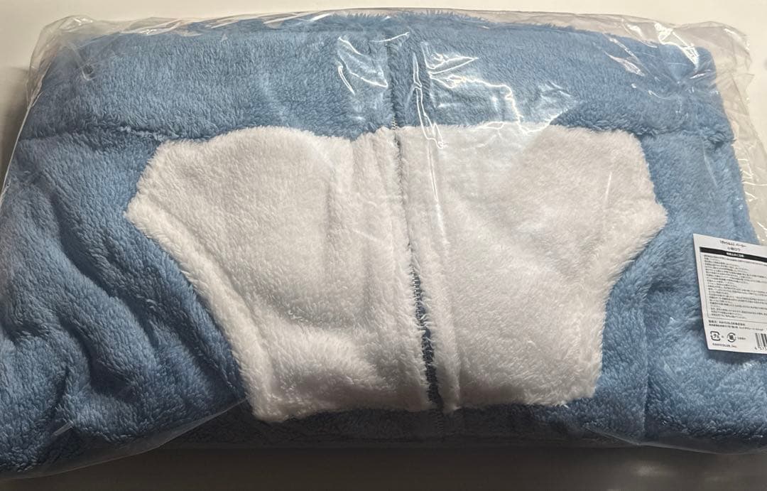 ぎゃうるふ 小柳ロウ パーカー