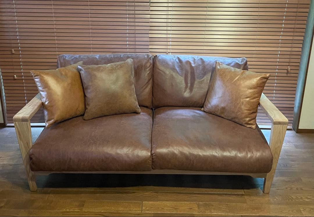 関家具　ノラ　ダーマ　2P ソファ　使用4ヶ月　スーパーレザーテックス　北欧