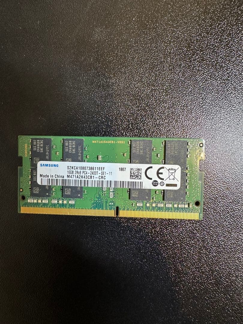 Samsung 16GB DDR4メモリ MT8JTF25664HZ-1G1