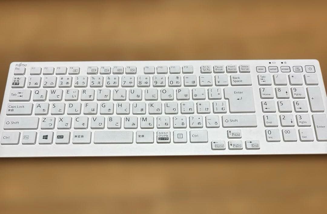 富士通 ESPRIMO WF1/G3（型番：FMVFH01003） 初期化済