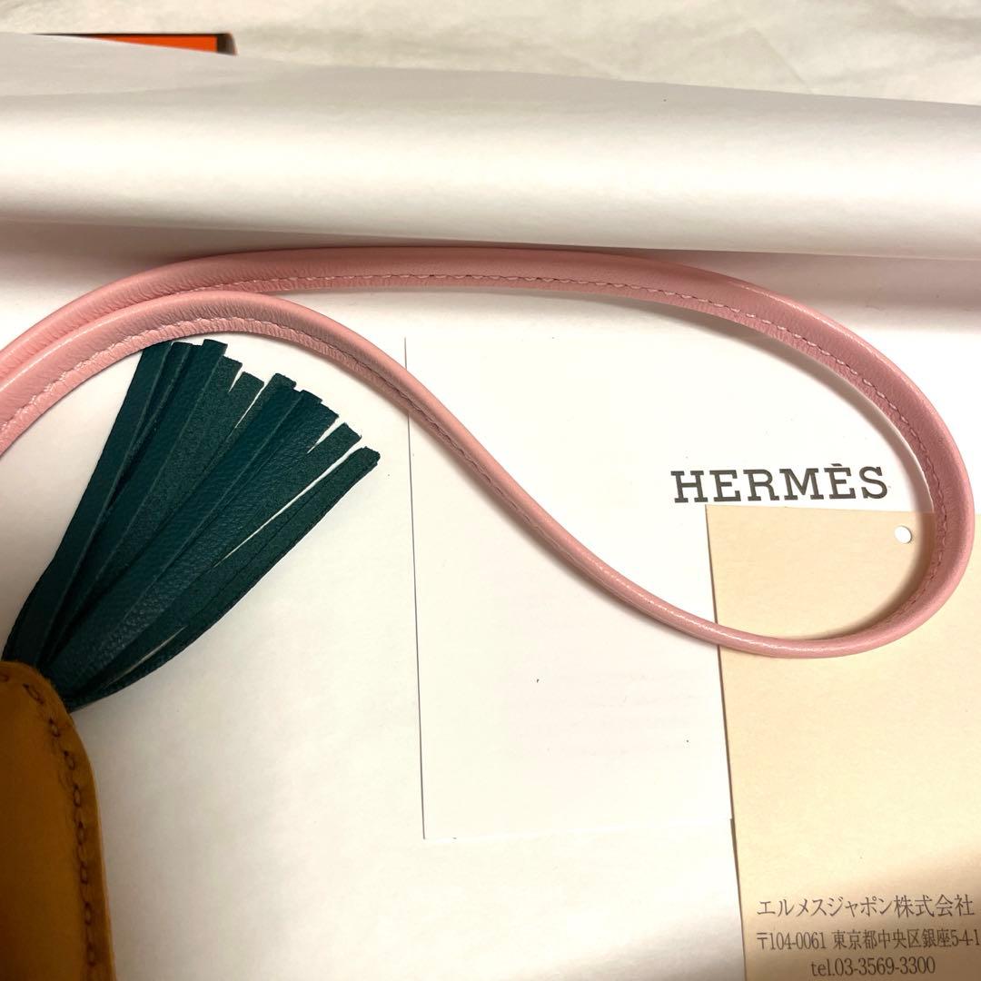 新品未使用美品　HERMES エルメス　ロデオPM　チャーム　レア　ローズサクラ