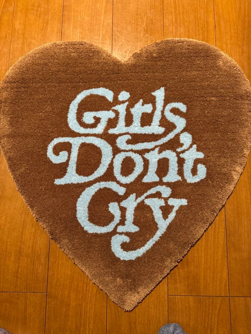 【最安値】Girls Don't Cry ラグ