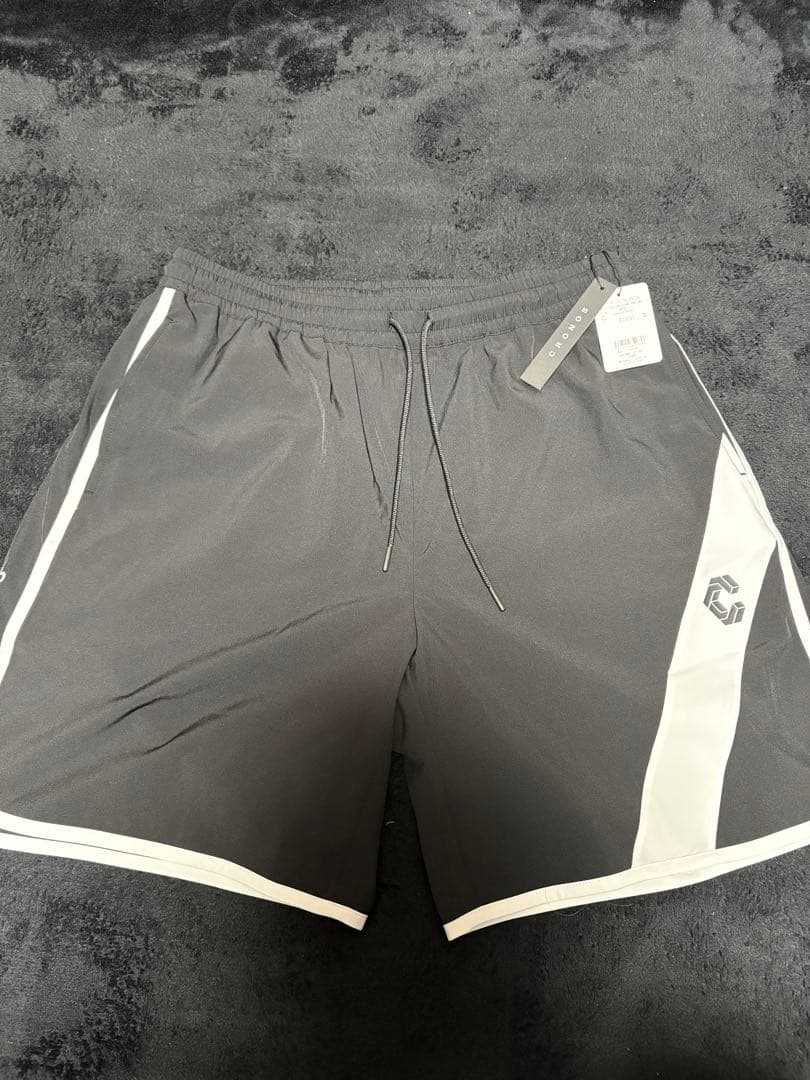 「大幅値下げ」CRONOS ショートパンツ 黒×白 40