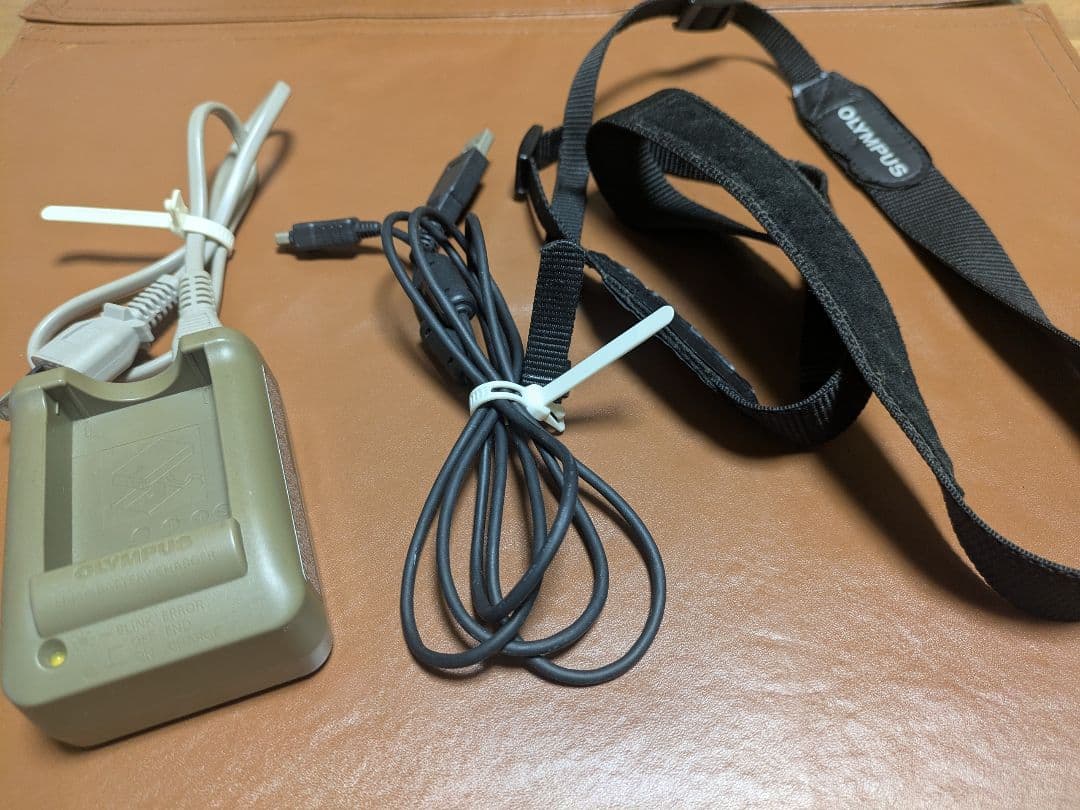 OLYMPUS M.ZUIKO DIGITAL 14-42mm レッド