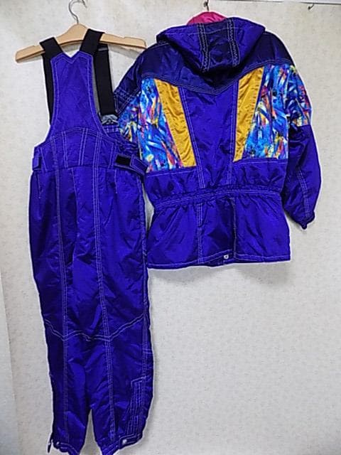 85497 新品タグ付　定価54000円　CISMON スキーウエア上下　紫