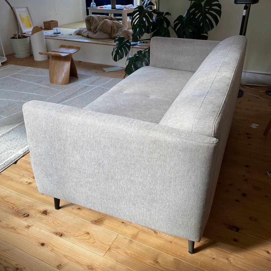 ボーコンセプト　 MODENA ２.5人掛け 色　ベージュ