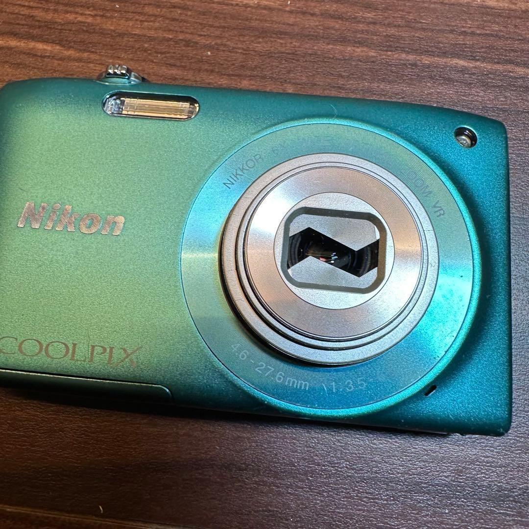 Nikon COOLPIX S3300 デジカメ ほぼ新品 4665