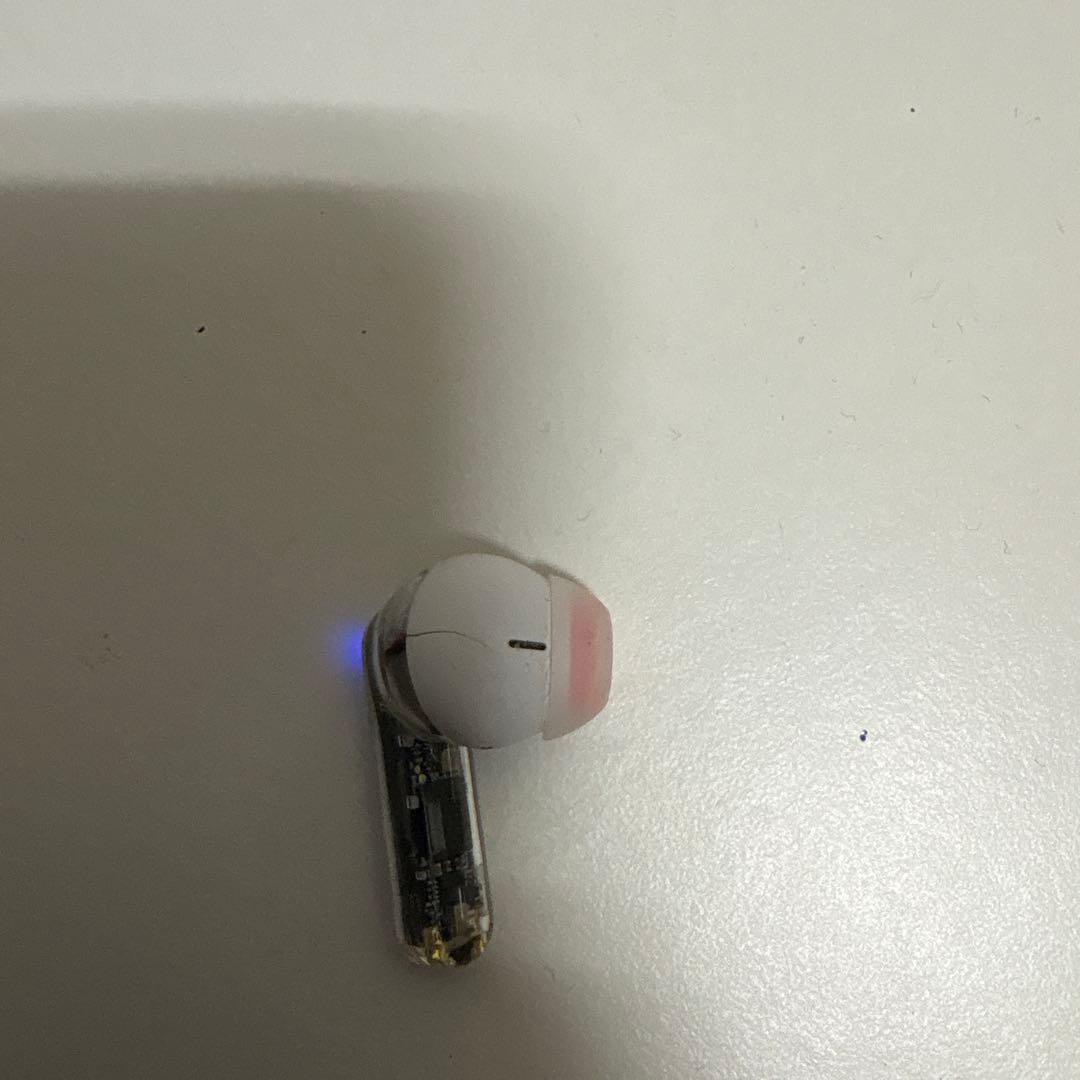 JBL ワイヤレスイヤホン ホワイト 充電ケース付き