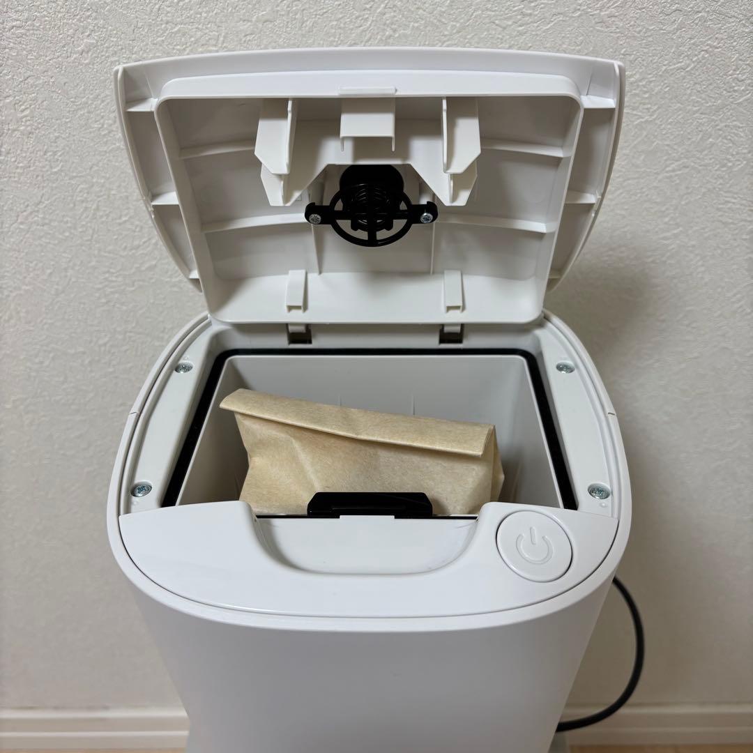 【未使用】シービージャパン mlte 電動ちりとり MR-05FC ホワイト