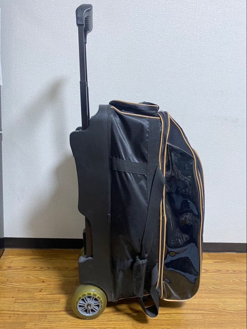 DV8 3個入りカードバッグ