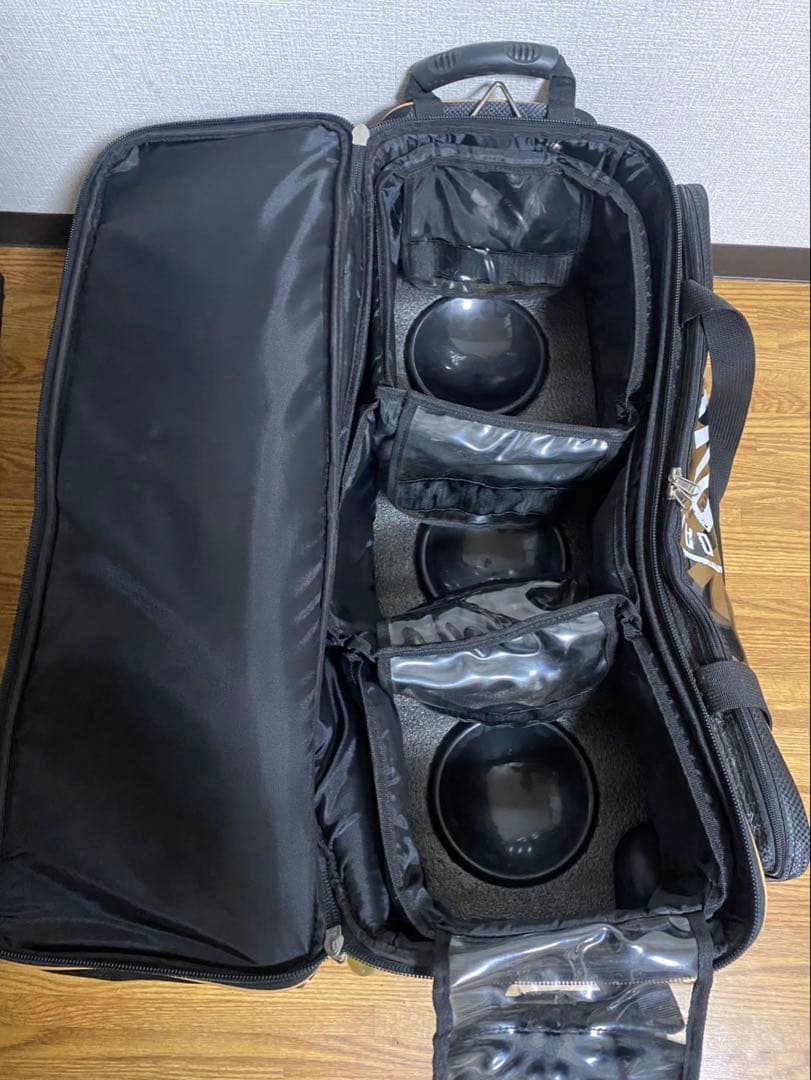 DV8 3個入りカードバッグ