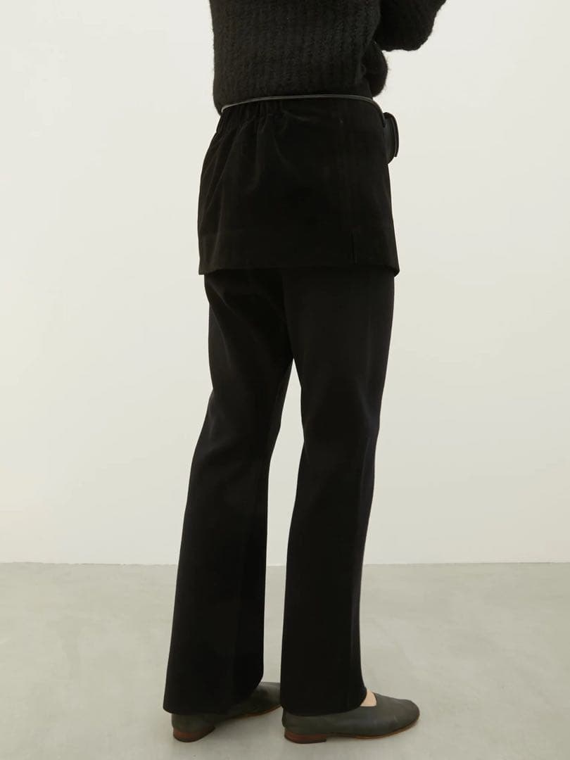 m25ページ　LA PEAU DE GEM スエードビスチェ