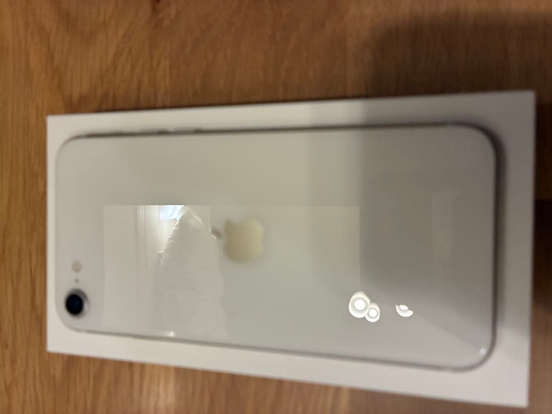 Apple iPhone SE 第3世代　64GB美品SIMフリースターライト