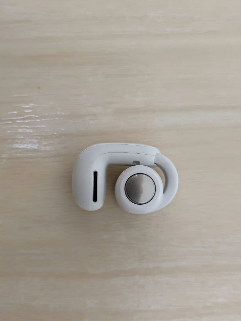 BOSE ULTRA OPEN EARBUDS　充電ケースと右耳のみ