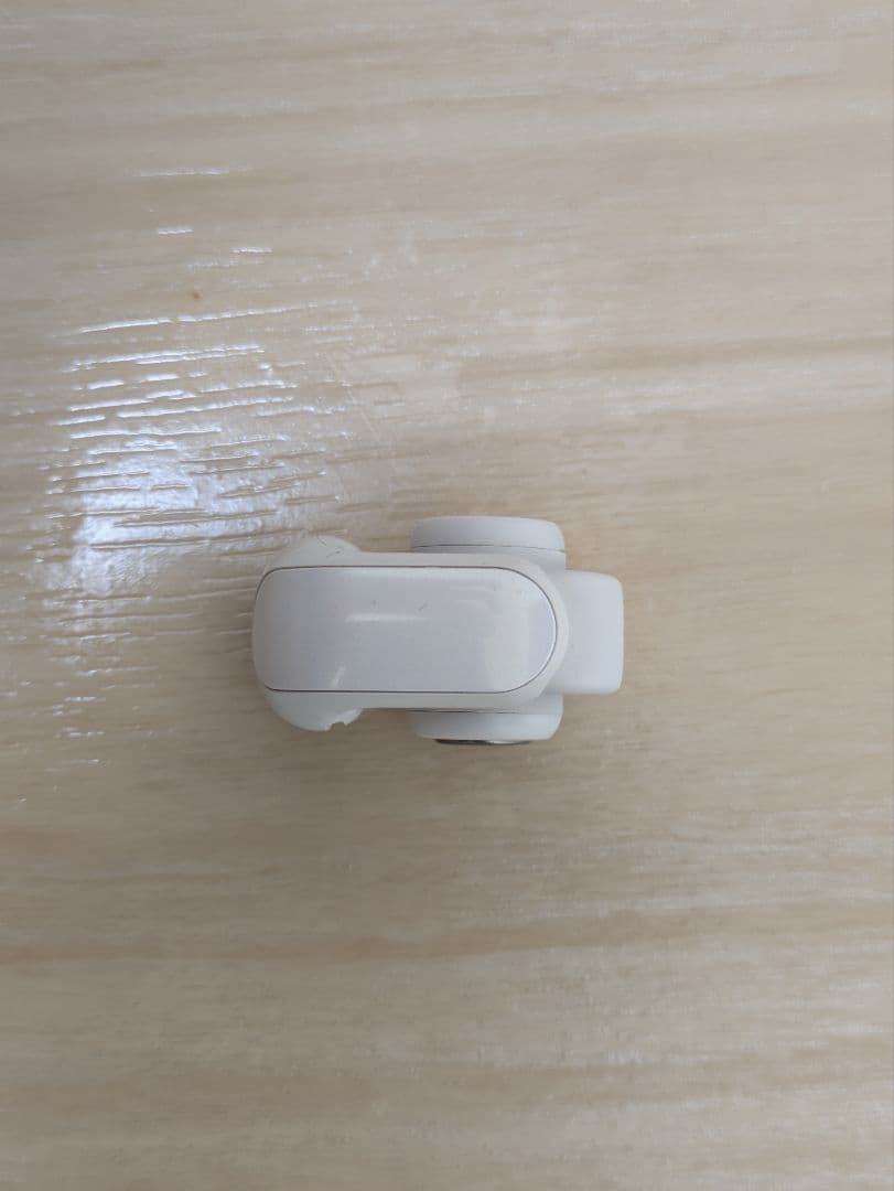 BOSE ULTRA OPEN EARBUDS　充電ケースと右耳のみ