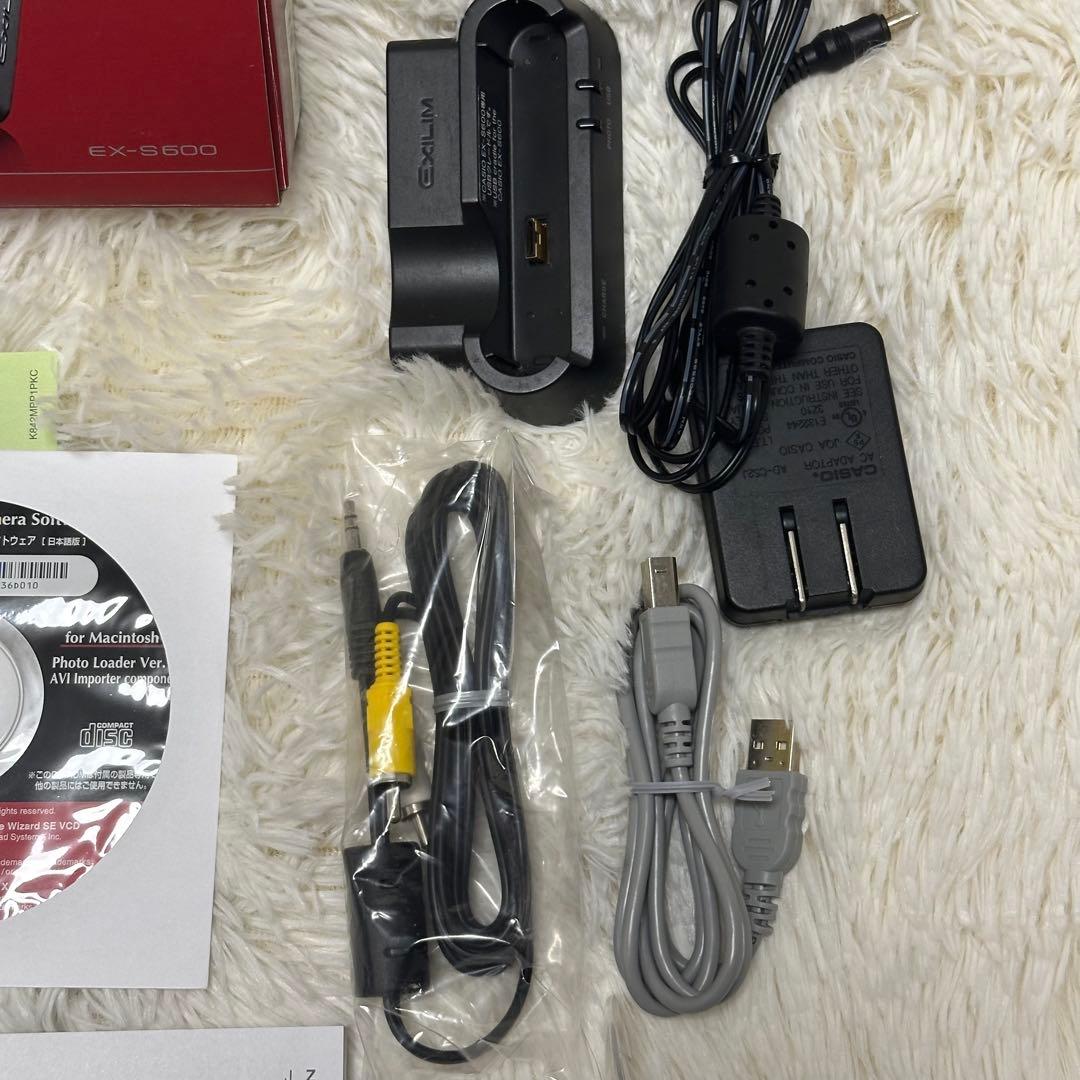 CASIO EXILM EX-S600 シルバー コンデジ デジタルカメラ