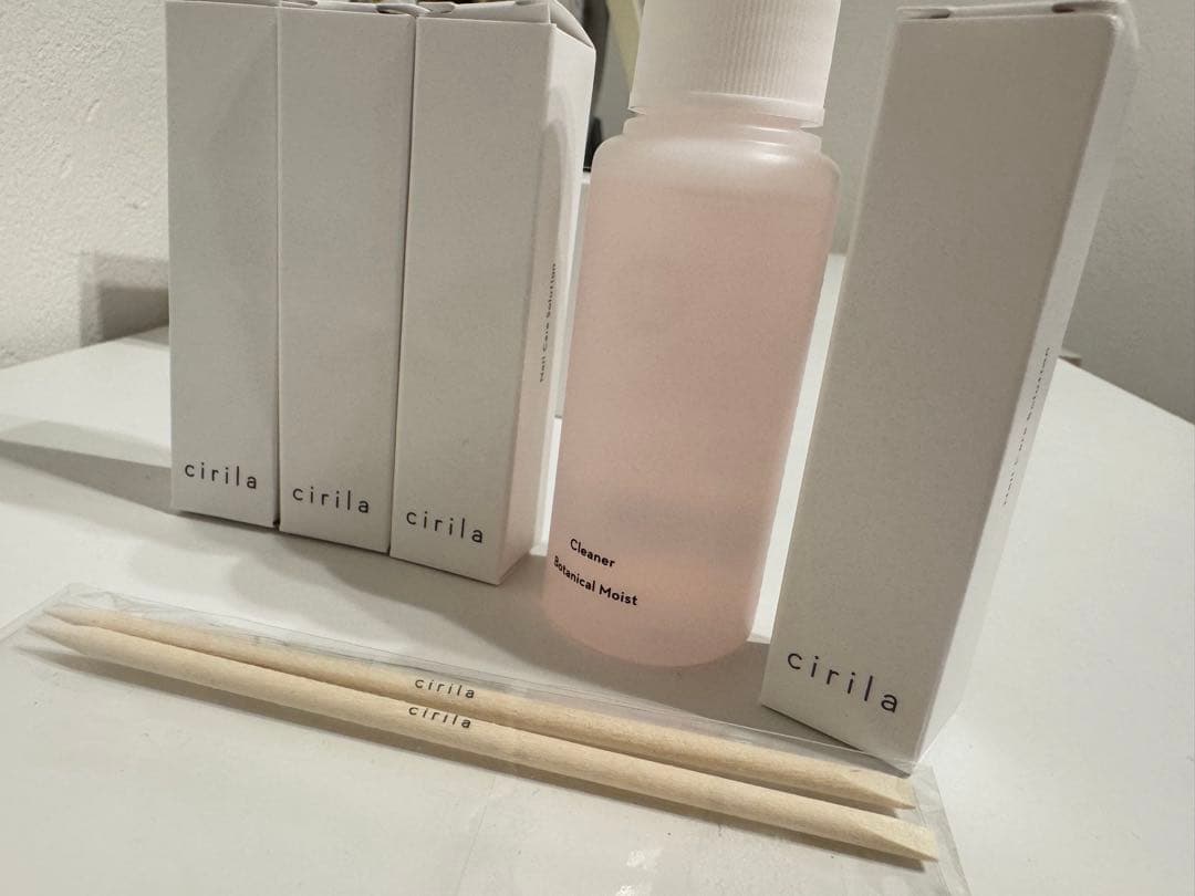 シリラ　ジェルネイル　cirila ネイル ピールオフ