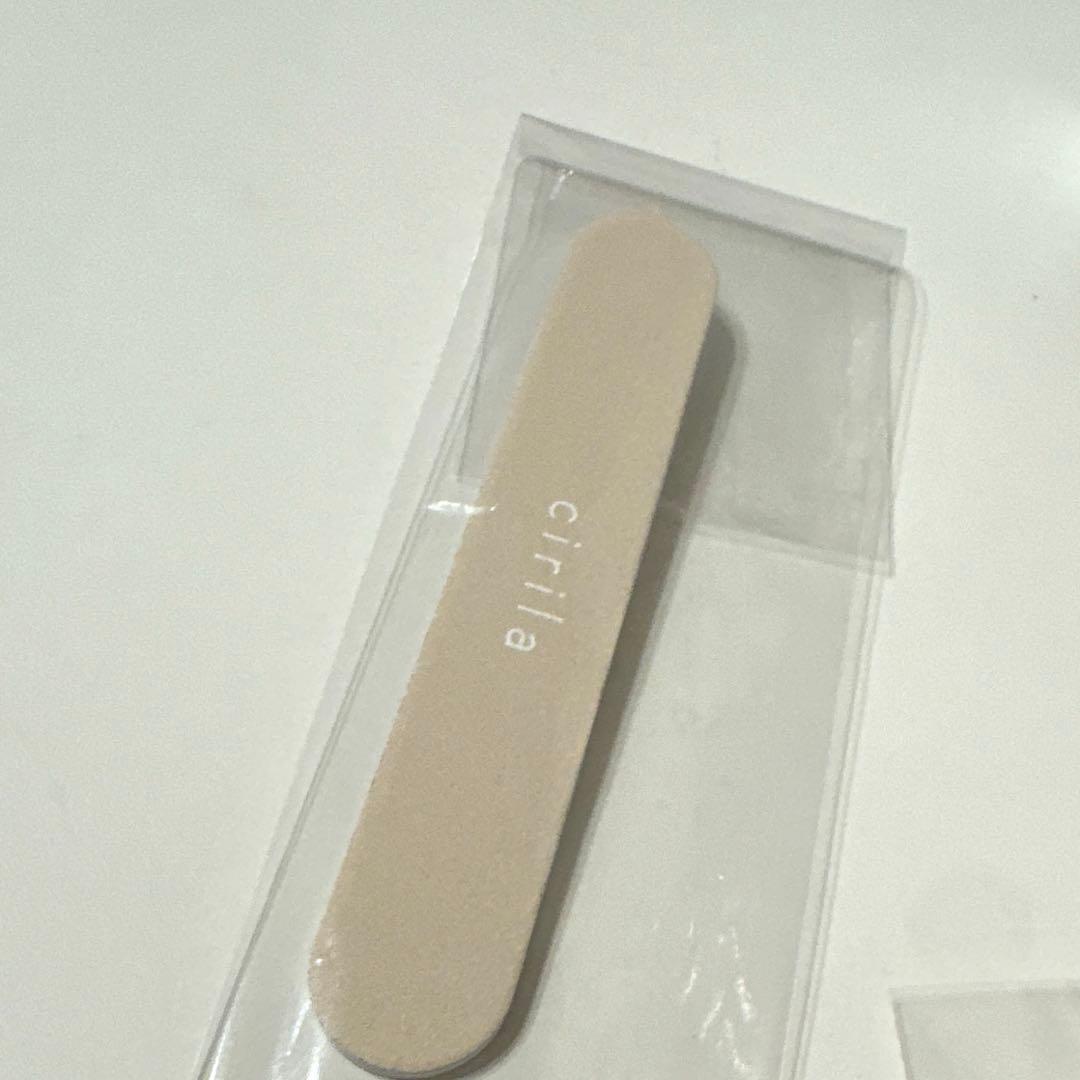 シリラ　ジェルネイル　cirila ネイル ピールオフ