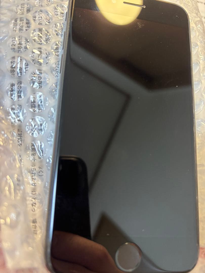 【超美品】iPhoneSE 62GB (SIMロック解除済み)第二世代