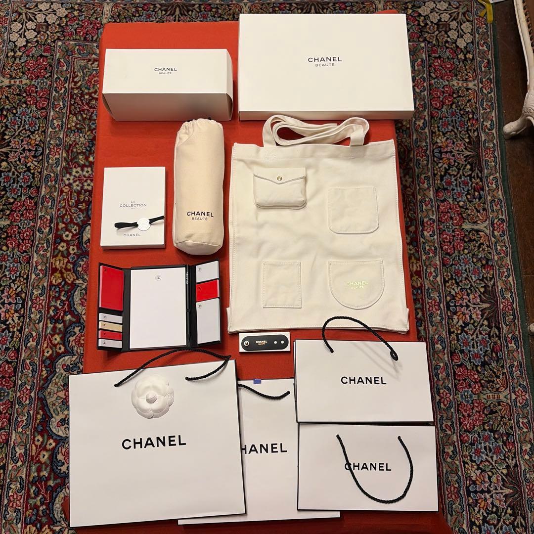 新品未使用シャネル ノベルティ　5点セットとペーパーバッグ4枚付き
