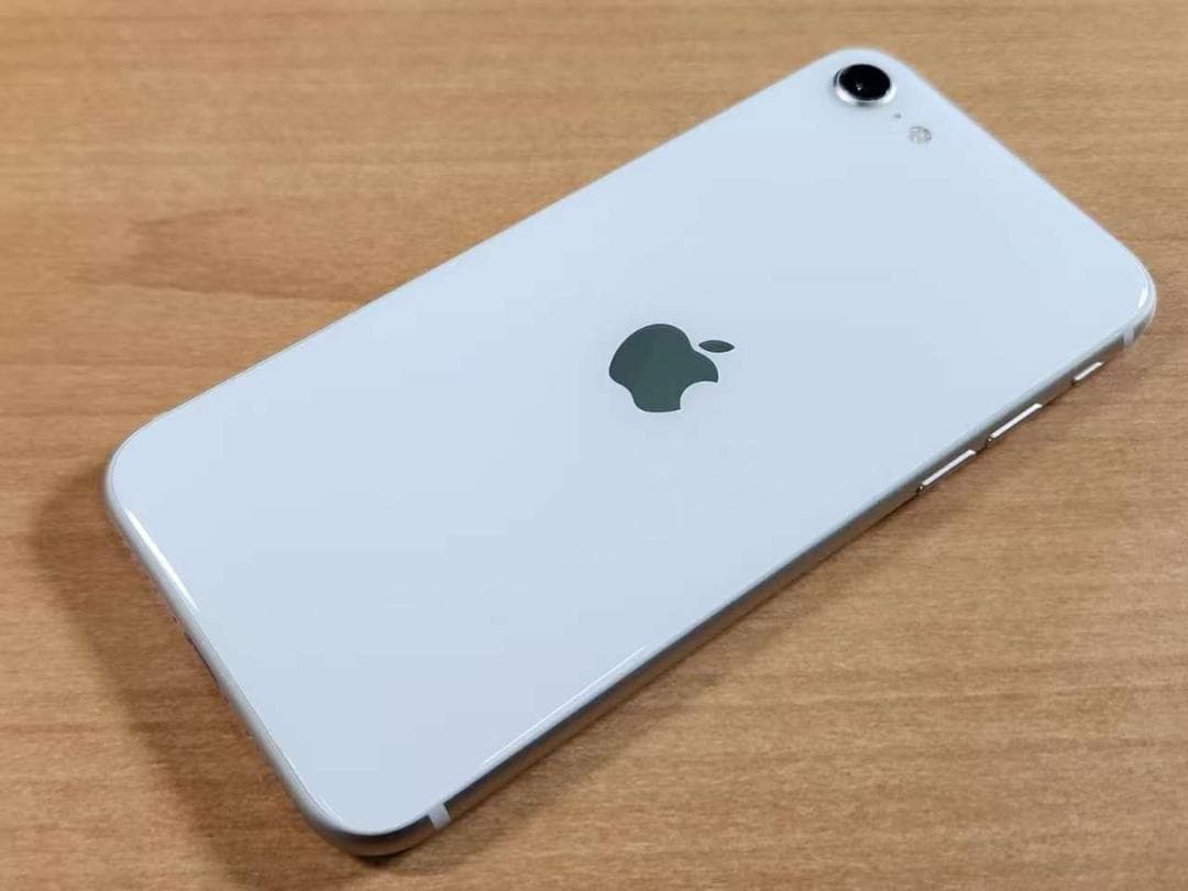 020900A iPhone SE A2782 第3世代 64GB