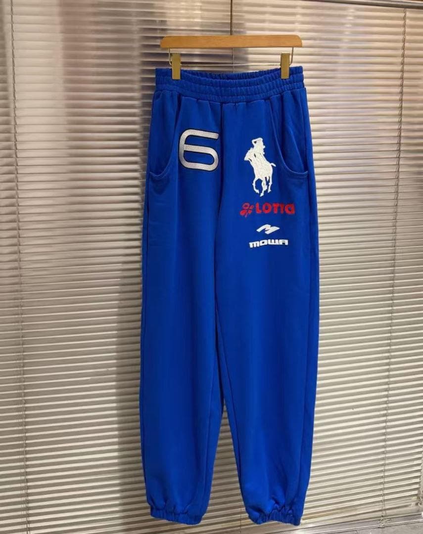 Mowalola 青いラガーパンツ ロゴ入り LONDON 1