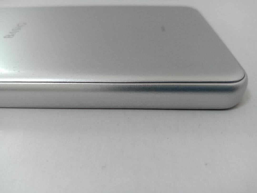 ☆ au BASIO active SHG09 シルバー