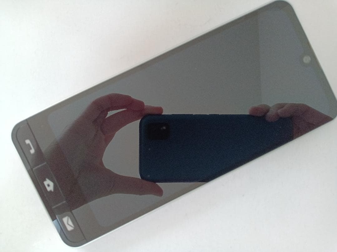 ☆ au BASIO active SHG09 シルバー