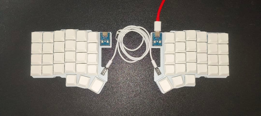 分割型キーボード　無刻印　ホワイト