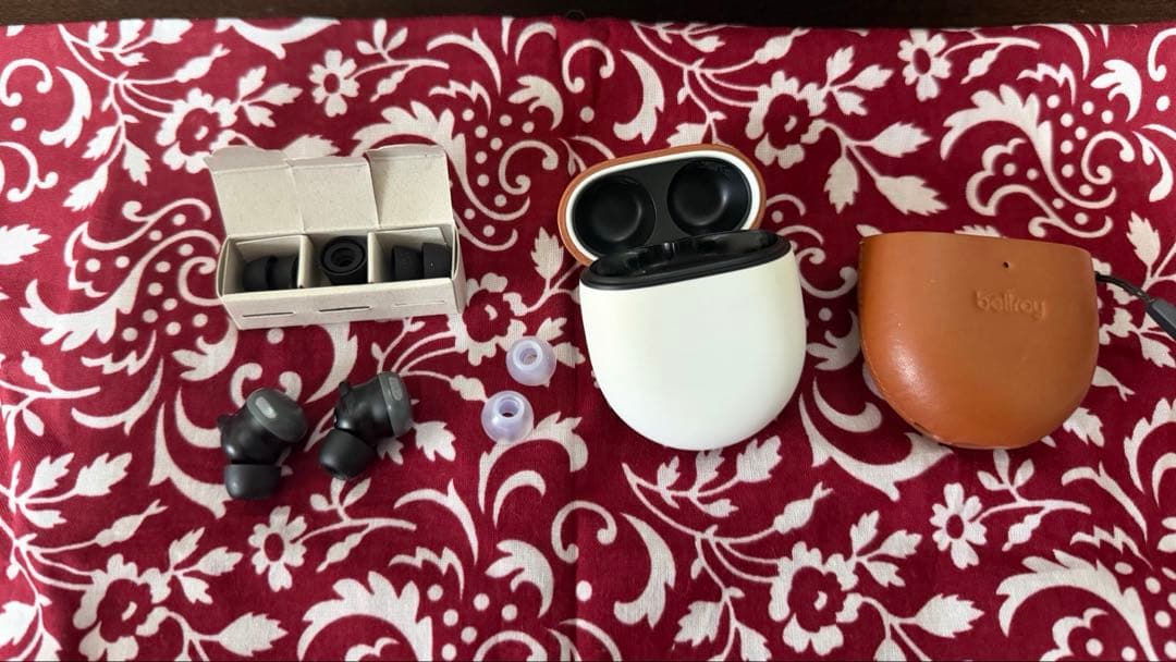 Pixel Buds Pro 2 イヤホン & Bellroy レザーケース