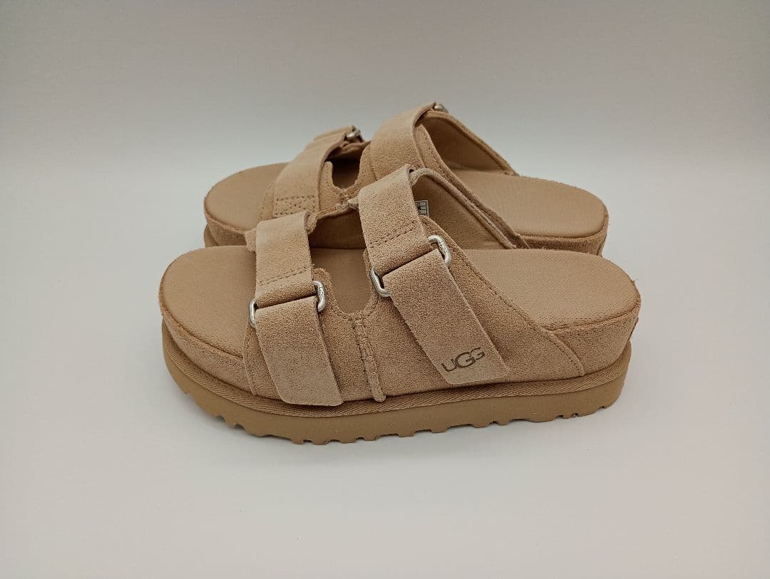 新品　23㎝　UGG ベージュ スエード サンダル　1155458 アグ