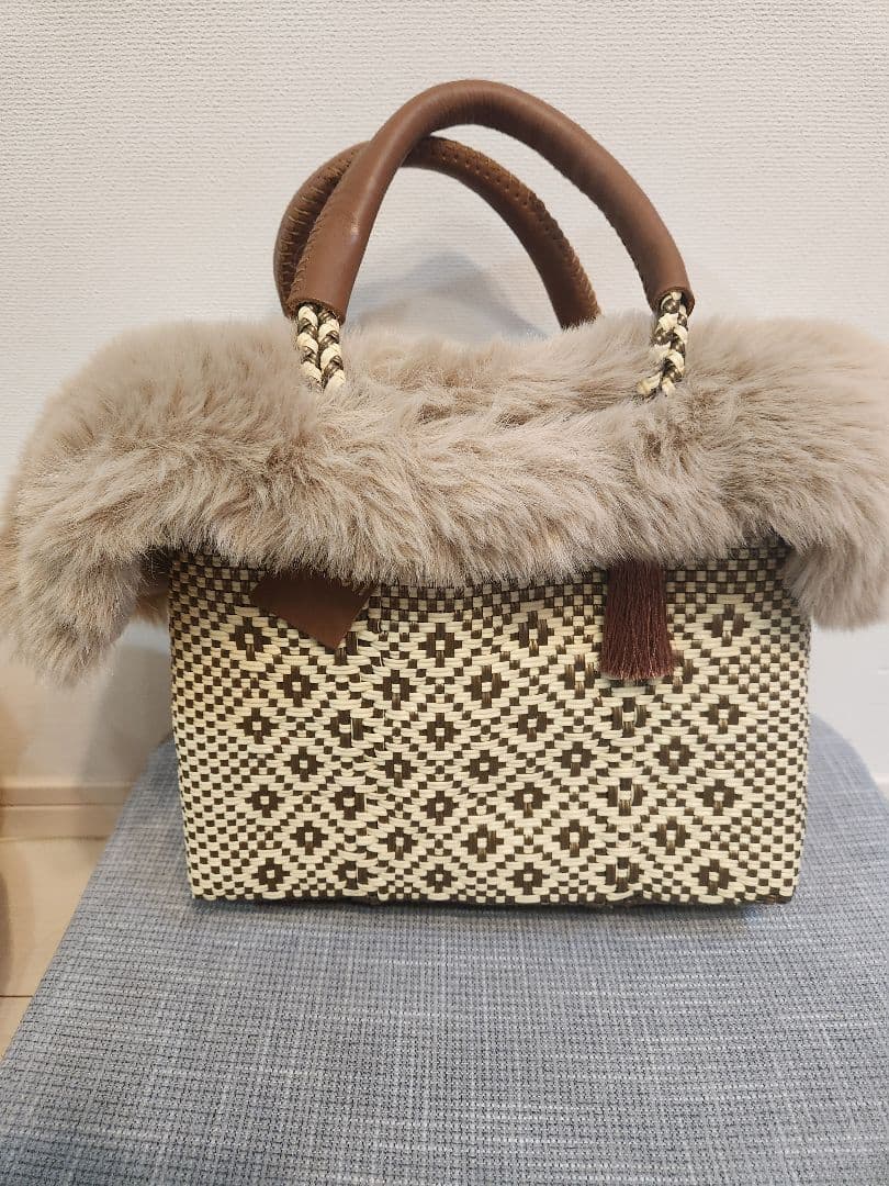 そ*た様 WOVEN かごバッグ メルカドバッグ ベージュ ファー付き