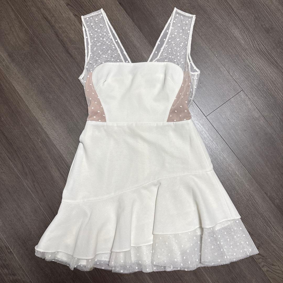 チャッピー様BCBGMAXAZRIA ミニ　ドレス　ワンピース　ドット　ホワイト