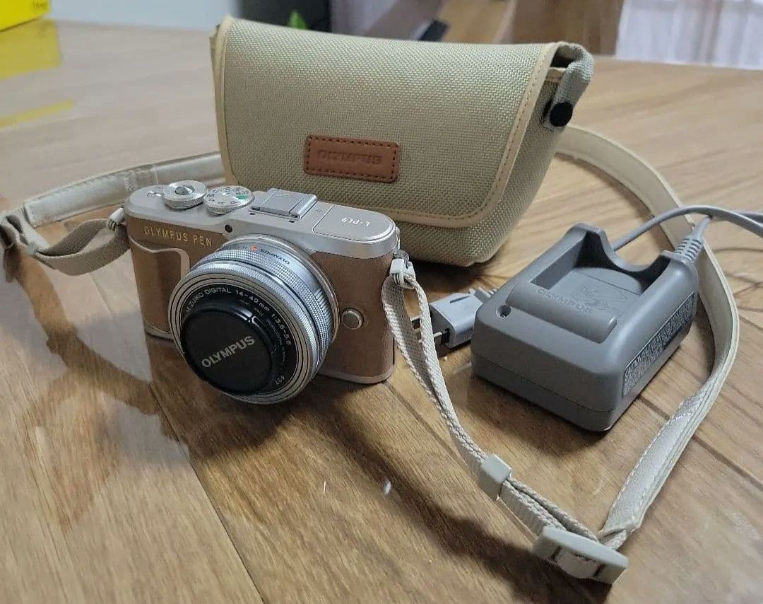 Olympus PEN e-pl9 純正ケース付き