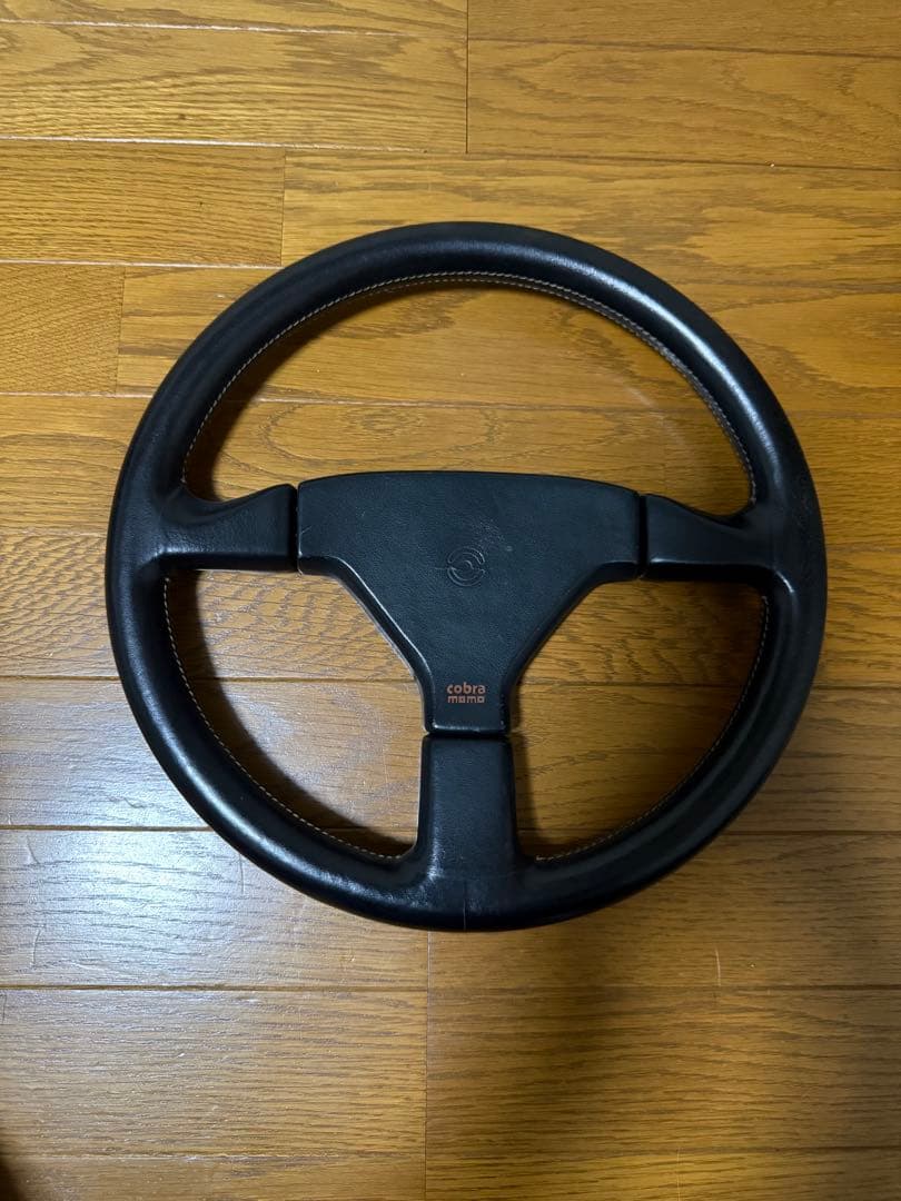 momo cobra モモ　コブラ　ステアリング