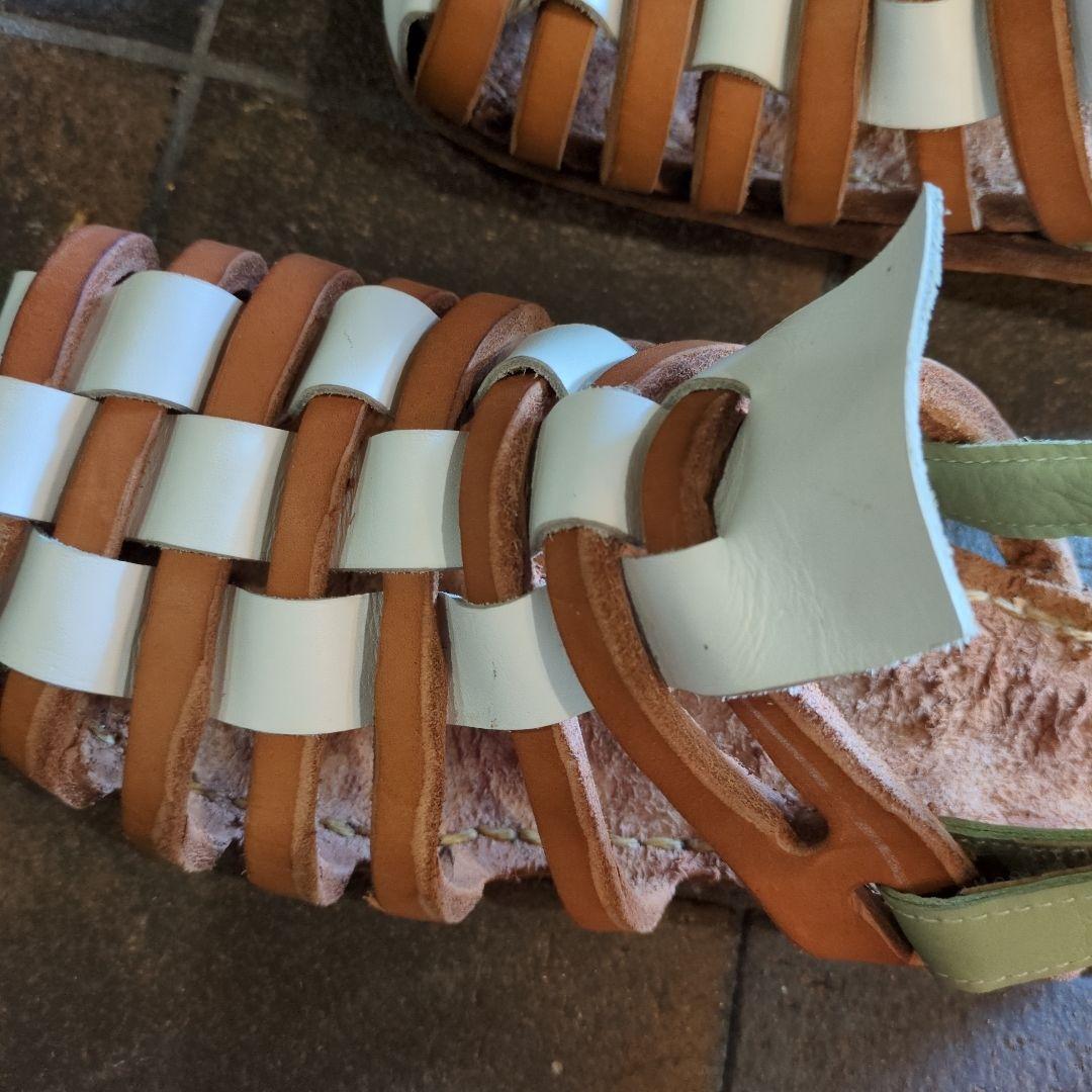 はなまめ曽田耕さんの皮のサンダル