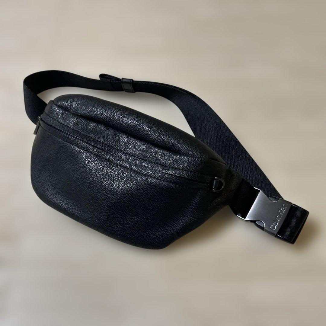 （試着程度）カルバンクライン　レザーウエストポーチ