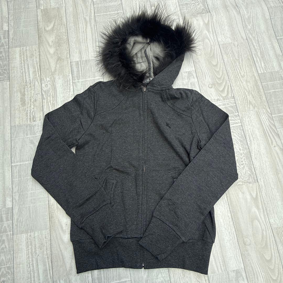 バーバリーブルーレーベル　ジップパーカー