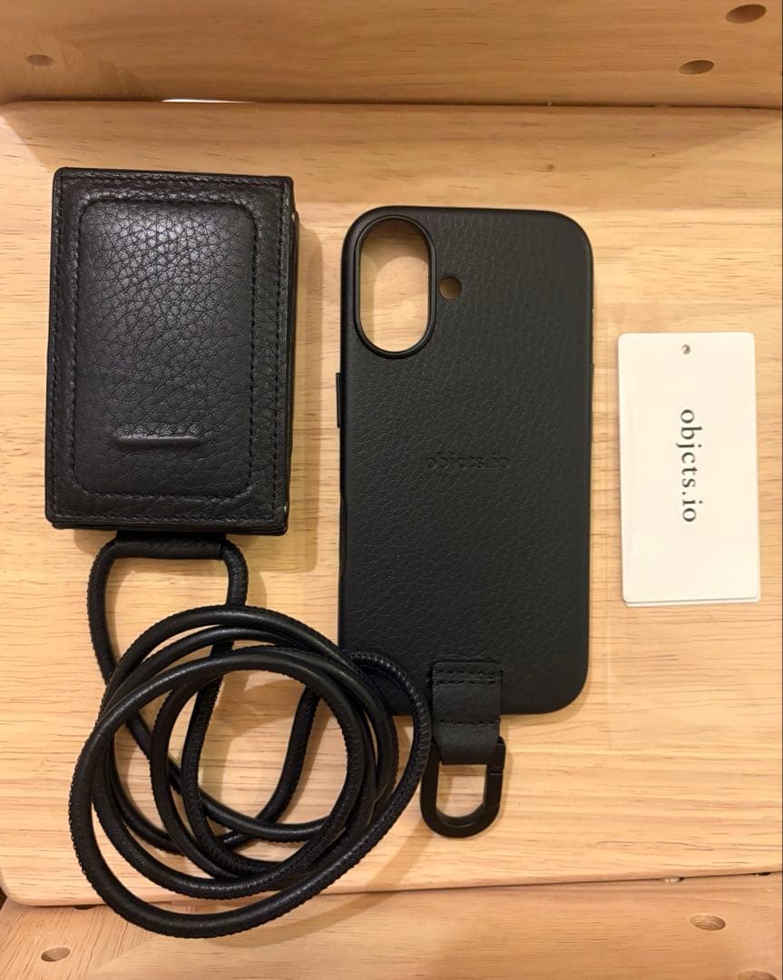 objects.io iPhone16ケース カラビナ付き新品+ウォレット