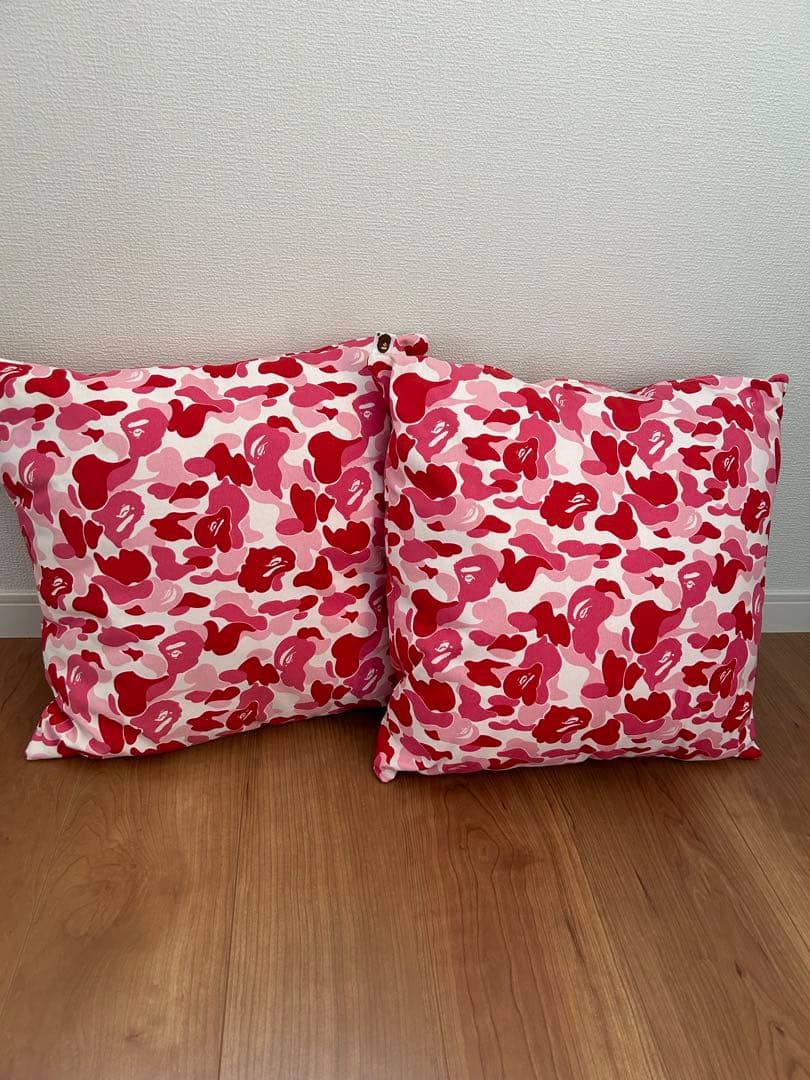 ア　ベイシングエイプ　クッション２個セット