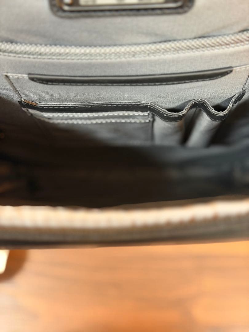 【未使用に近い】TUMI ALPHA3スリム・バッグパックレザー正規品