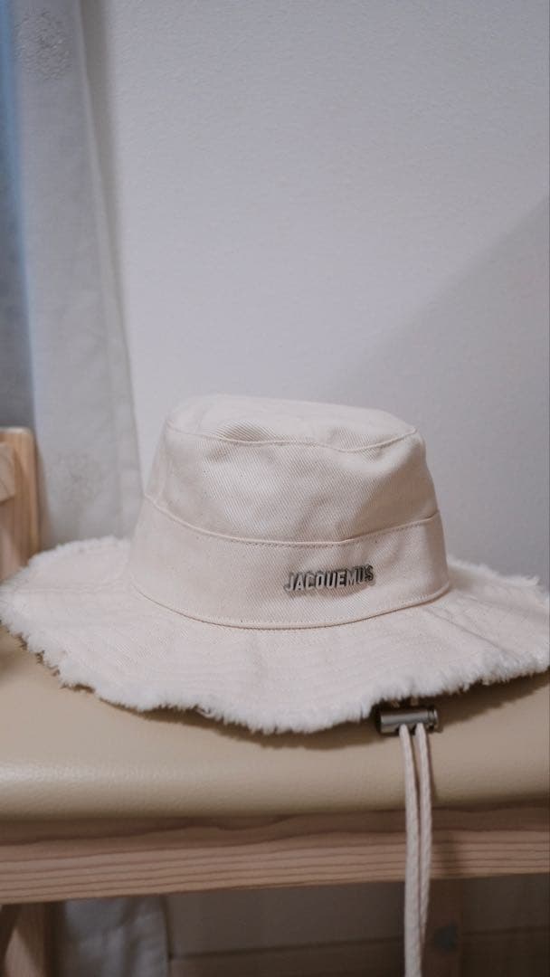 JACQUEMUS ホワイト バケットハット