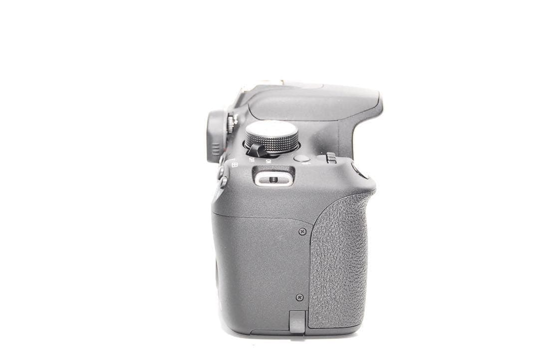 ☘️初心者向け☘️Canon Kiss X70 デジタル一眼レフ 高画質　美品