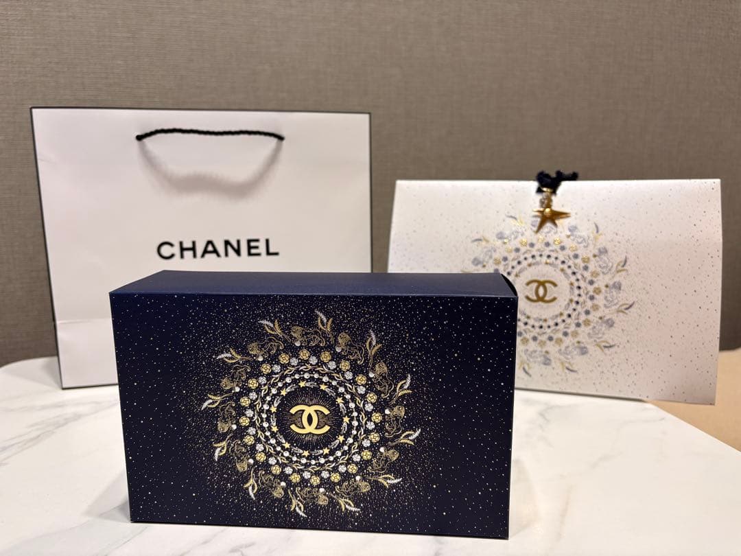 シャネル　クリスマスコフレ　2025ホリデー　リップアンドネイルケアセット