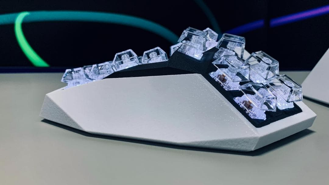 自作分割キーボード DactyI Pro 52