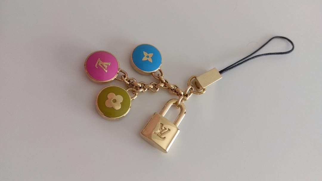 LOUIS VUITTON ビジュー テレフォンヌ パスティーユ ストラップ