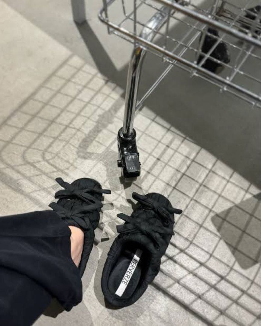 PERVERZE SUBU スリッポンサンダル 2024